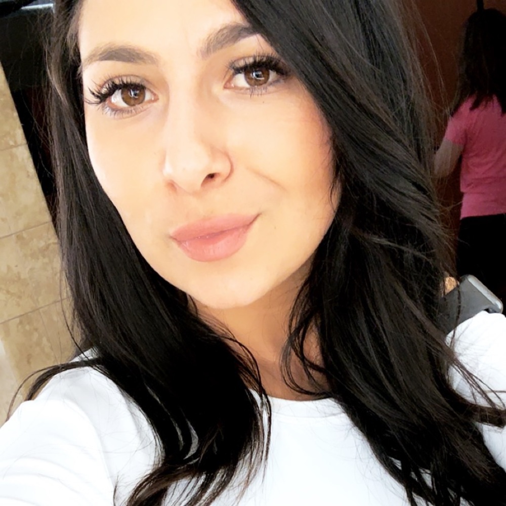 Meet your Posher, Lea